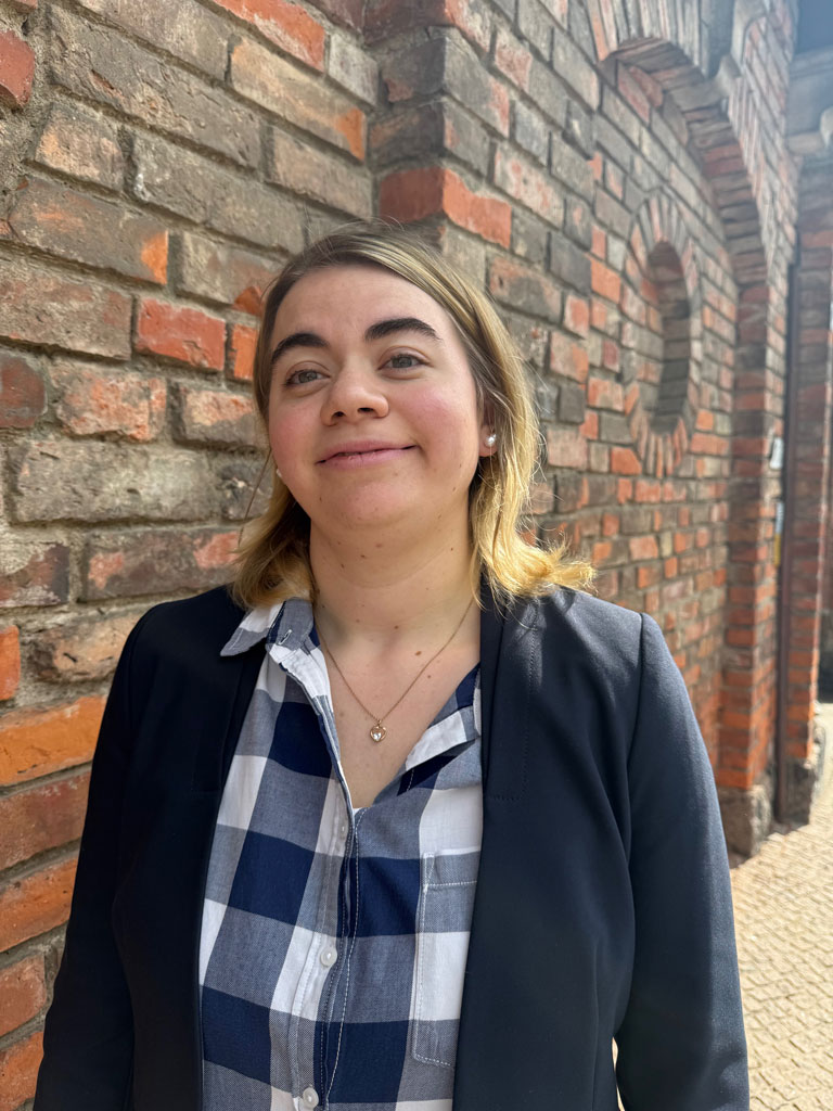 Pia Winterberg – Gründerin von Pia Winterberg Gebäudereinigung Pia Winterberg - Gründerin von Pia Winterberg Gebäudereinigung